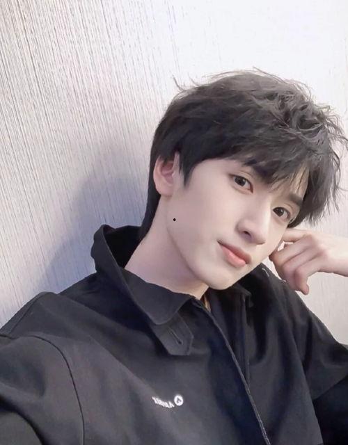 娱乐吃瓜君严浩翔贺峻霖